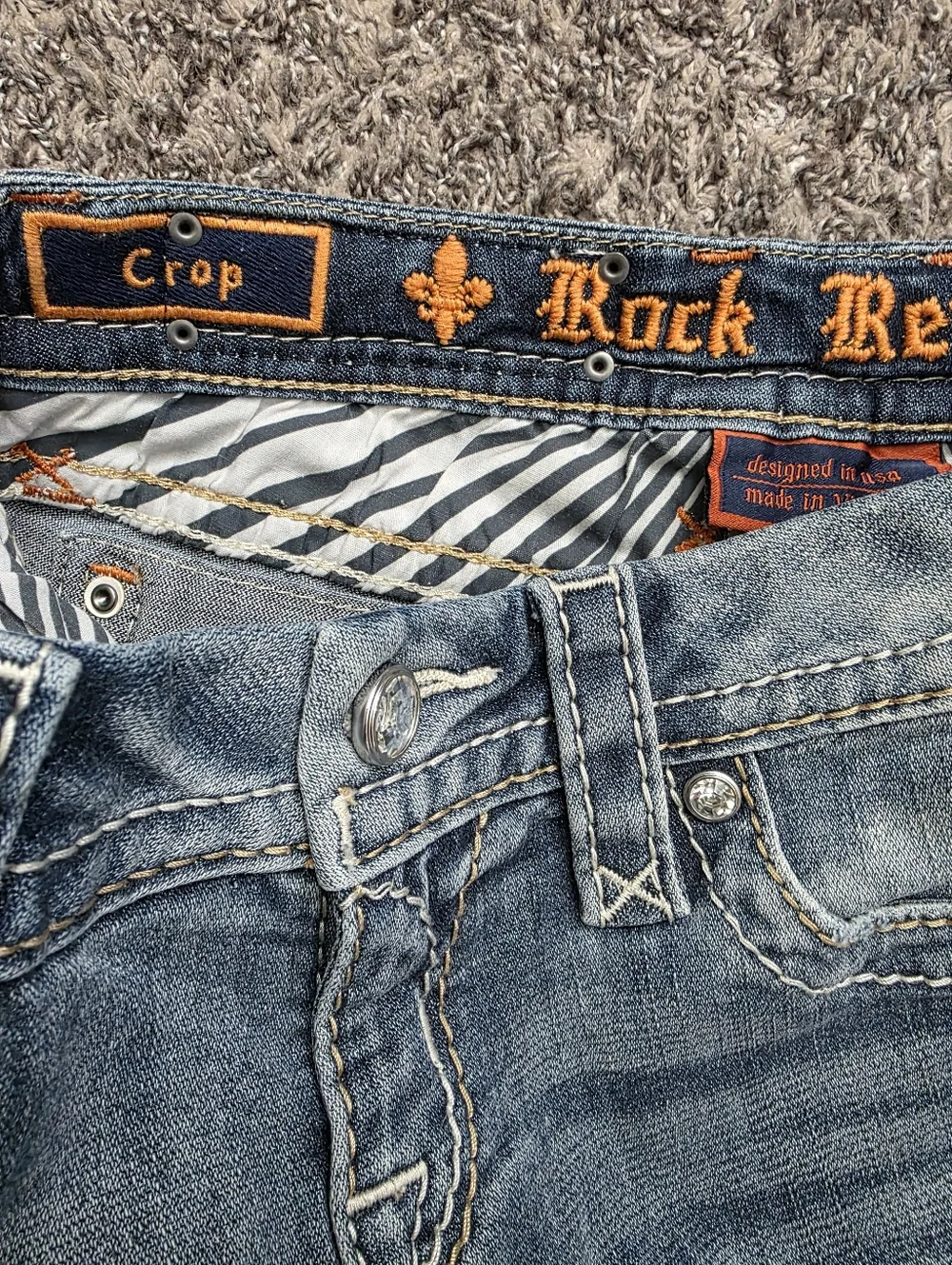 Rock Revival Women's Capri Vivian Crop Jeans Rhinestone Size 25